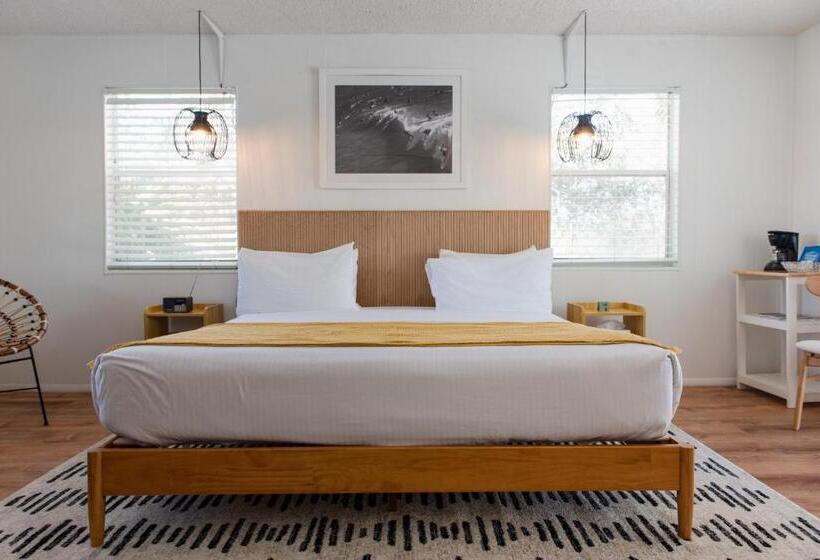 Студия Стандарт, Seaspray Surf Lodge