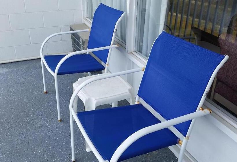 1階のスタンダードルーム, Vancouver Motel