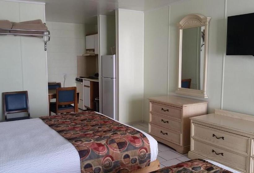 プールの見えるデラックスルーム, Vancouver Motel