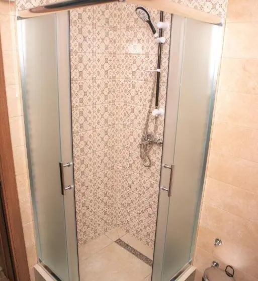 استودیو خانوادگی, Ideal Deluxe