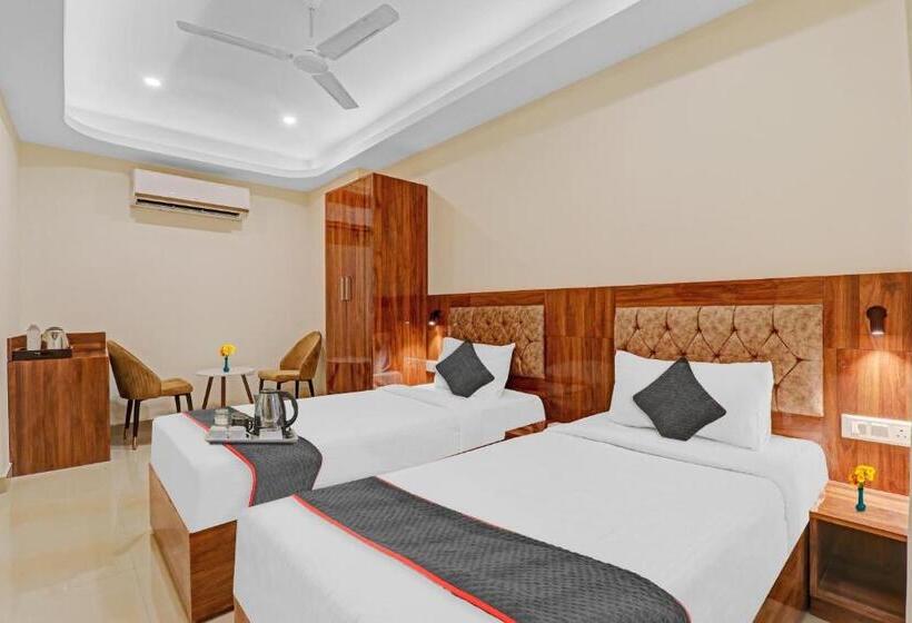 Classic 3 Pers. Værelse, Super Townhouse H G Near Gautam Buddha Park