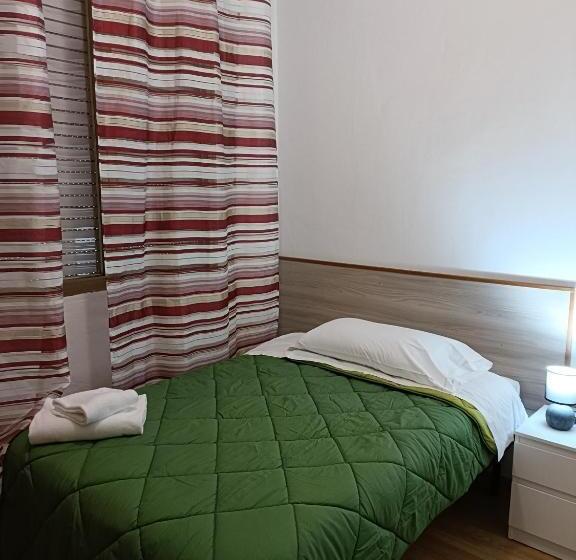 اتاق استاندارد یک نفره, Alba Serravalle