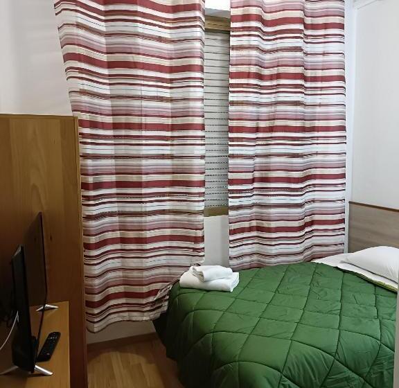 اتاق استاندارد یک نفره, Alba Serravalle