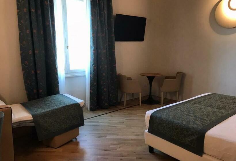 غرفة ديلوكس ثلاثية, Cà Uberti Palace