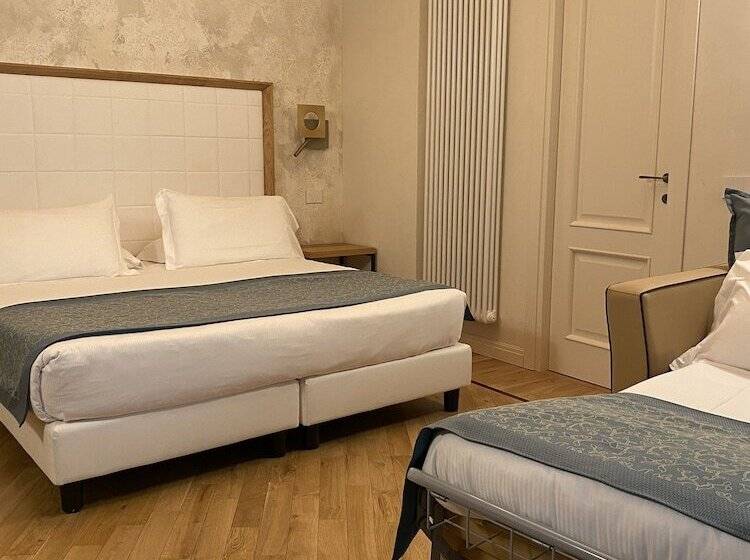 غرفة ديلوكس ثلاثية, Cà Uberti Palace