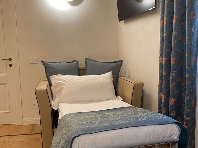 غرفة ديلوكس ثلاثية, Cà Uberti Palace