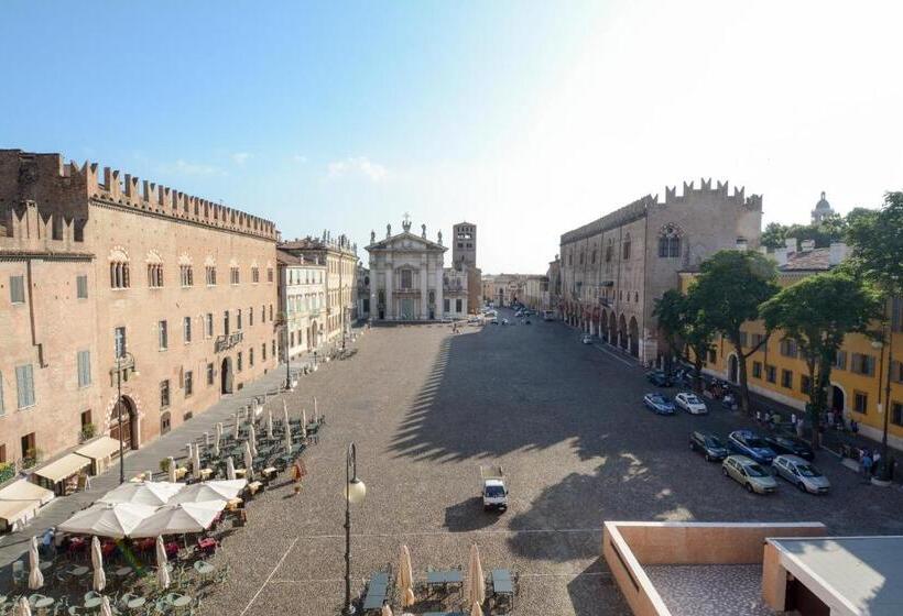 غرفة ديلوكس مطلة على المدينة, Cà Uberti Palace