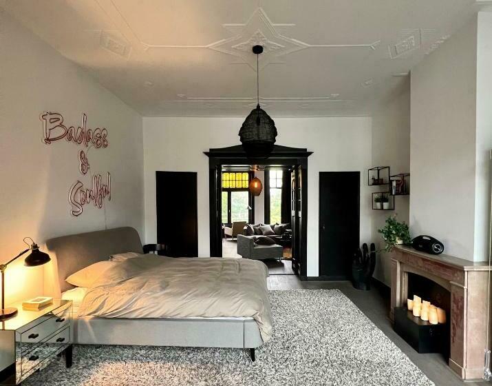 غرفة قياسية سرير كينج, Museum Square View B&b