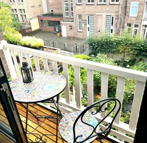 غرفة قياسية سرير كينج, Museum Square View B&b