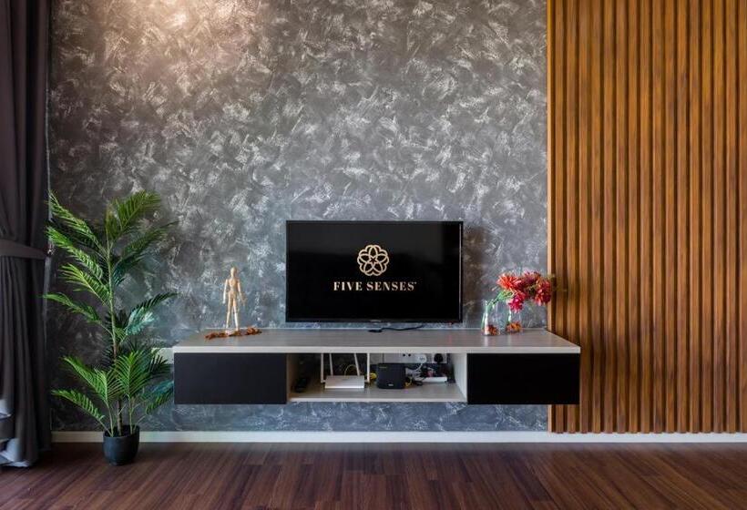 3 Bedroom Suite, Una Serviced Apartment, Sunway Velocity Kuala Lumpur