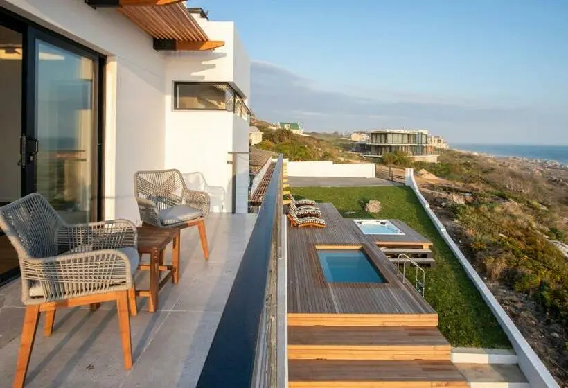 キングサイズベッドのスタンダードルーム, Ontherocksbb Solar Powered Guesthouse And Ocean Lodge