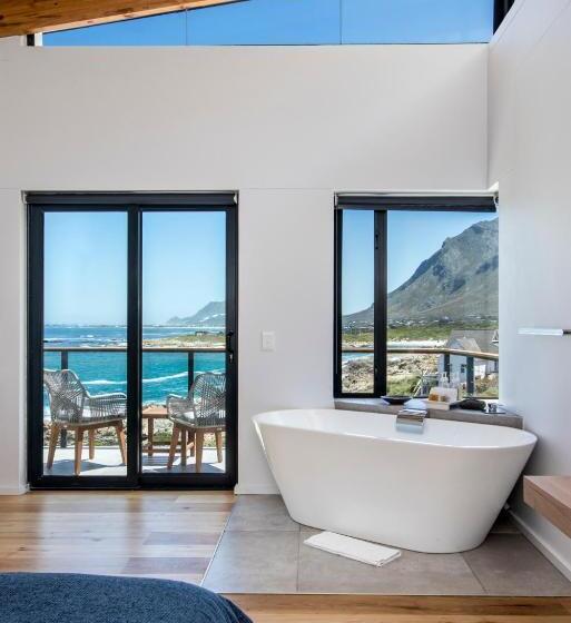 キングサイズベッドのスタンダードルーム, Ontherocksbb Solar Powered Guesthouse And Ocean Lodge