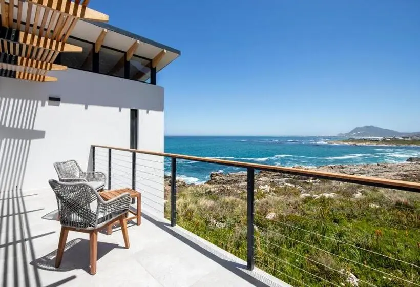 キングサイズベッドのスタンダードルーム, Ontherocksbb Solar Powered Guesthouse And Ocean Lodge