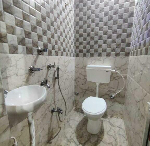 חדר קלאסי לשלושה, Oyo 93190 The Pine & Dine