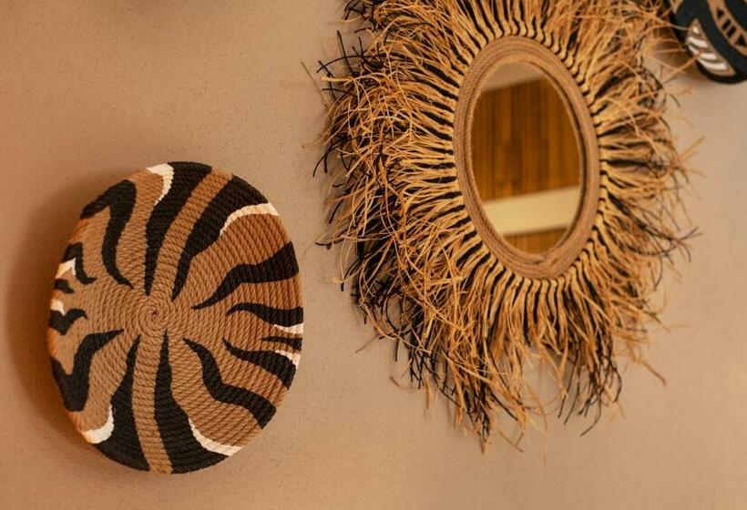 סוויטה דלוקס, Soas Suites