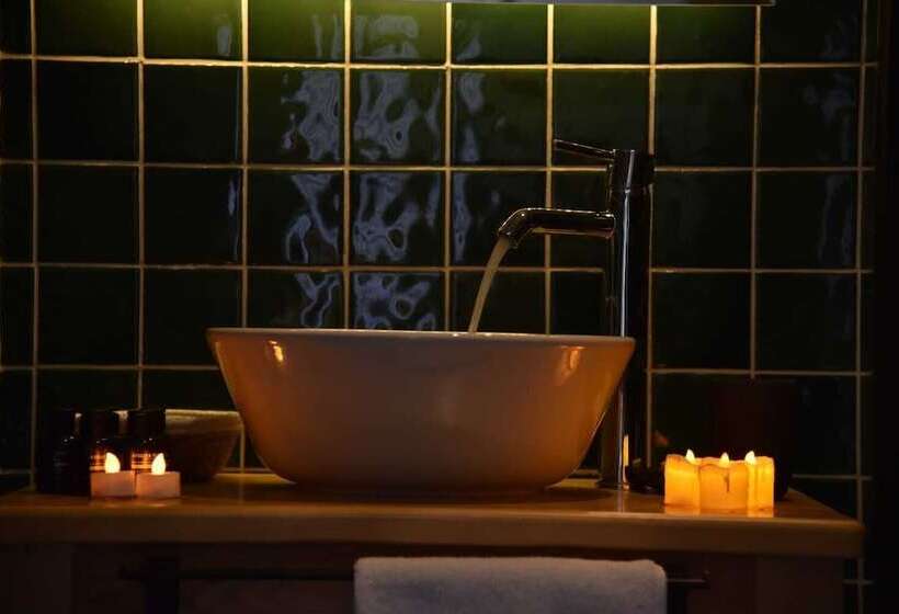 סוויטה, Soas Suites