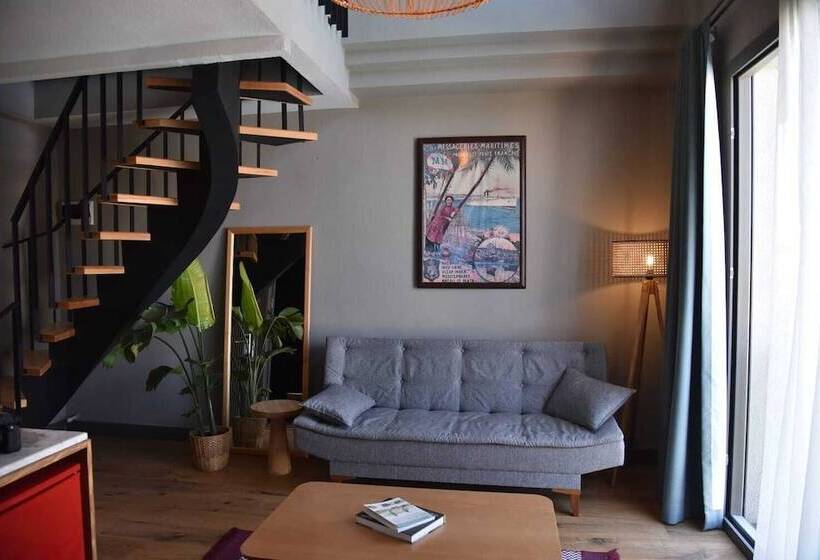 스위트, Soas Suites