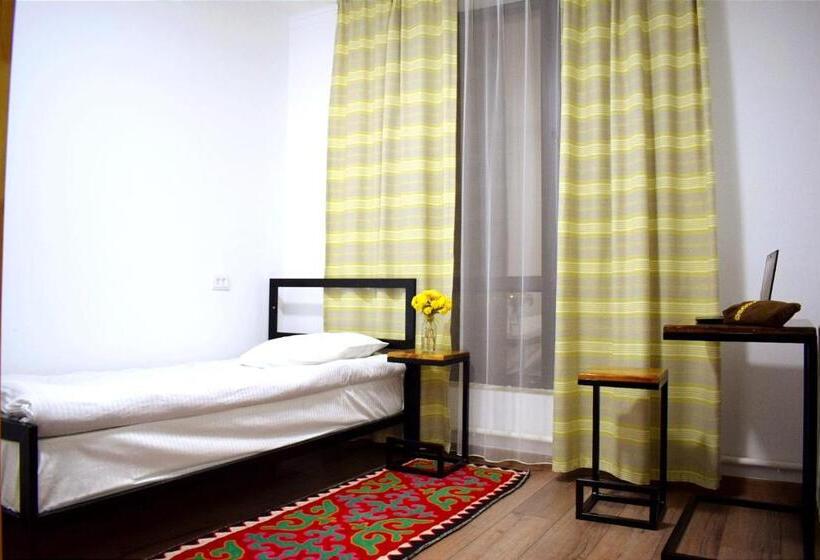 اتاق استاندارد یک نفره, Kezgin Guest House