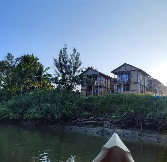 Standard-huone King-vuode, Chivarin Resorts
