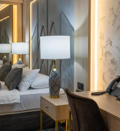 سوییت, A Hoteli   Hotel Izvor