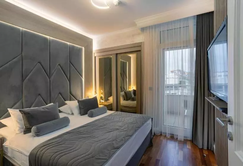 سوییت, A Hoteli   Hotel Izvor