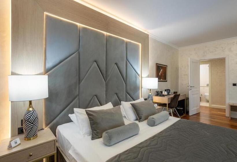 سوییت, A Hoteli   Hotel Izvor