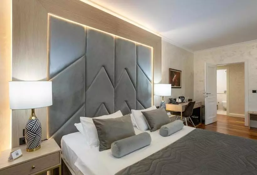 سوییت, A Hoteli   Hotel Izvor