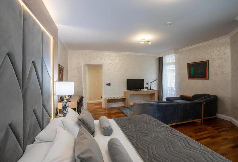 سوییت, A Hoteli   Hotel Izvor