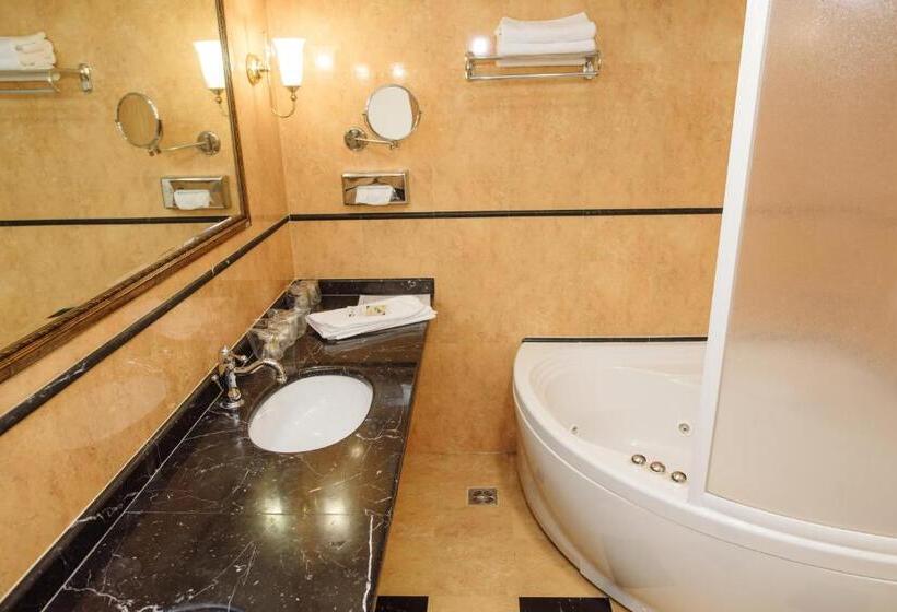 سوییت سوپریور, A Hoteli   Hotel Izvor