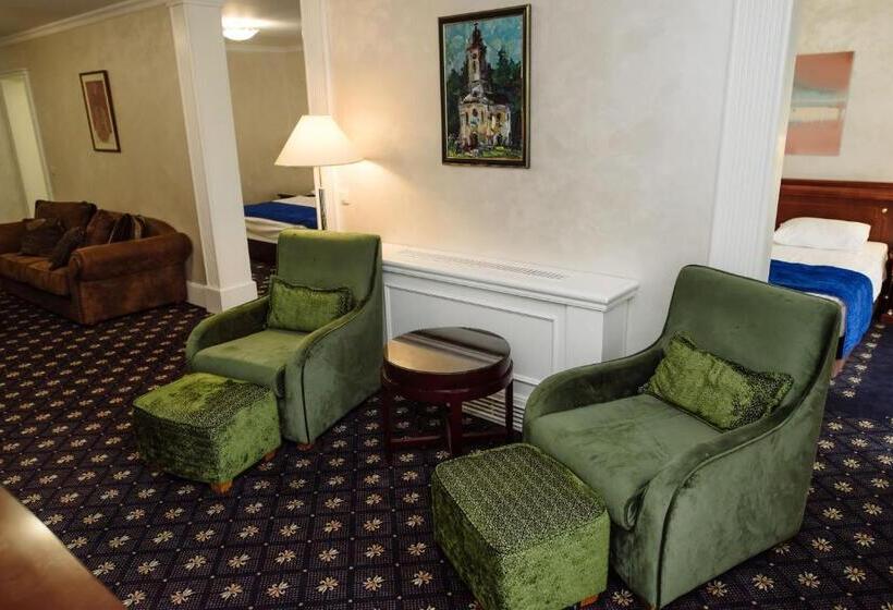 سوییت سوپریور, A Hoteli   Hotel Izvor