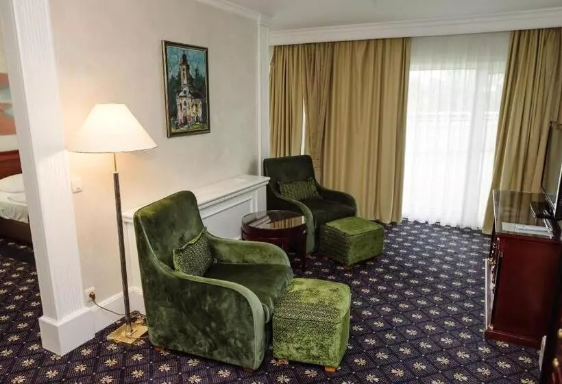 سوییت سوپریور, A Hoteli   Hotel Izvor