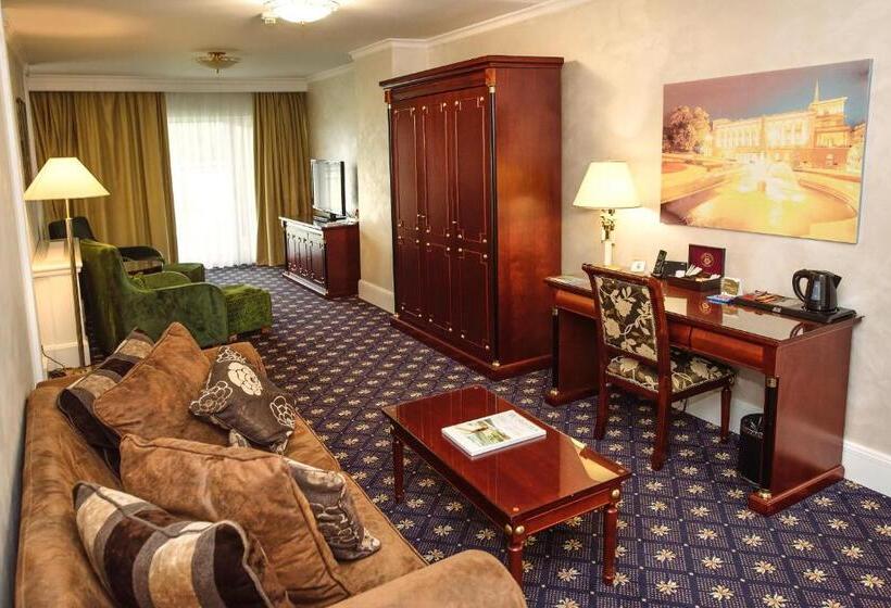 سوییت سوپریور, A Hoteli   Hotel Izvor