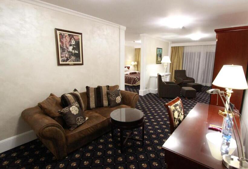 سوییت سوپریور, A Hoteli   Hotel Izvor