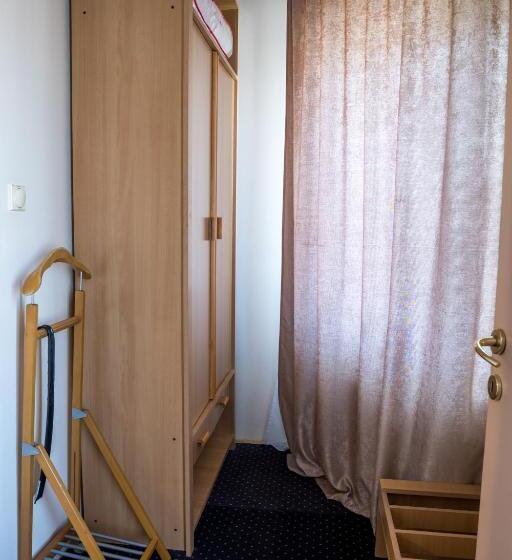 اتاق لوکس سه تخته, Garni Hotel Panorama Lux