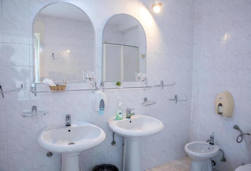 اتاق لوکس سه تخته, Garni Hotel Panorama Lux