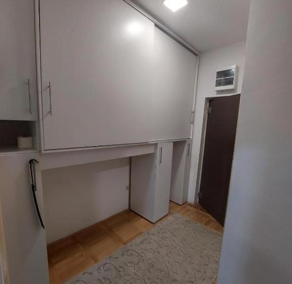 آپارتمان 1 خوابه با بالکن, Garni Hotel Panorama Lux