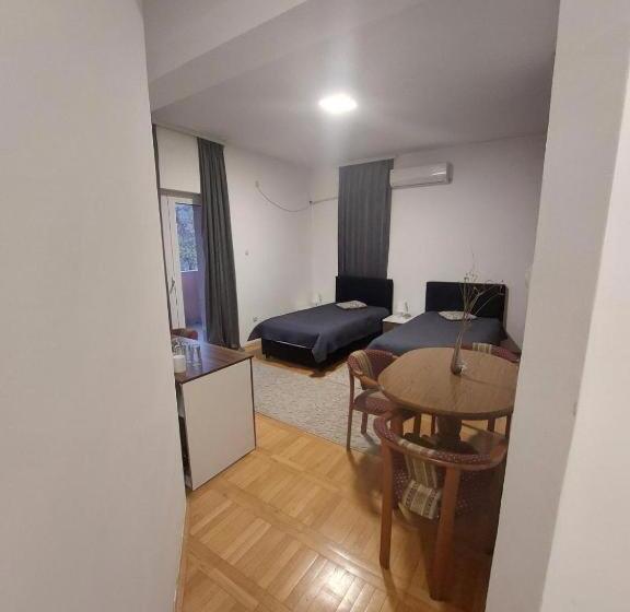 آپارتمان 1 خوابه با بالکن, Garni Hotel Panorama Lux