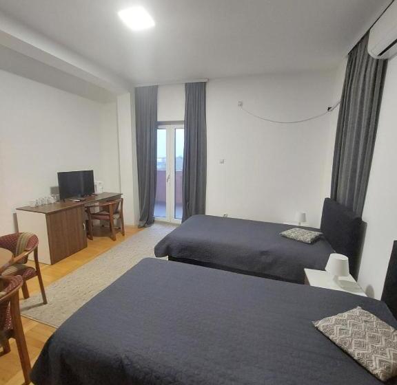 آپارتمان 1 خوابه با بالکن, Garni Hotel Panorama Lux
