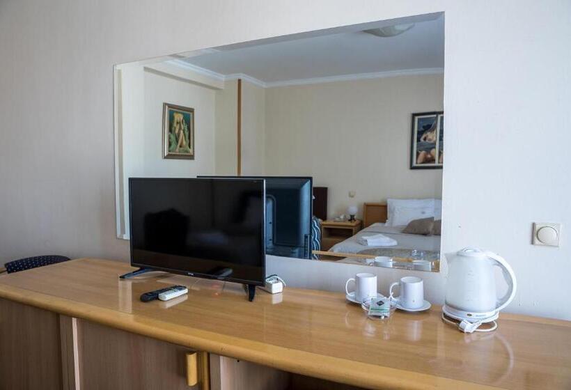 اتاق لوکس سه تخته, Garni Hotel Panorama Lux