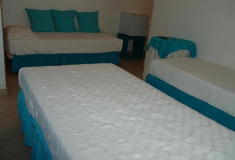 اتاق استاندارد سه نفره, Adelaide