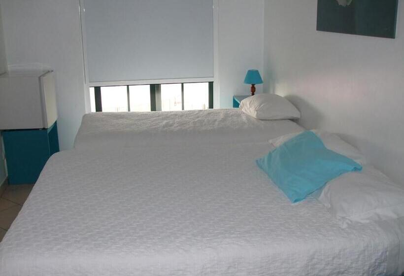 اتاق استاندارد سه نفره, Adelaide