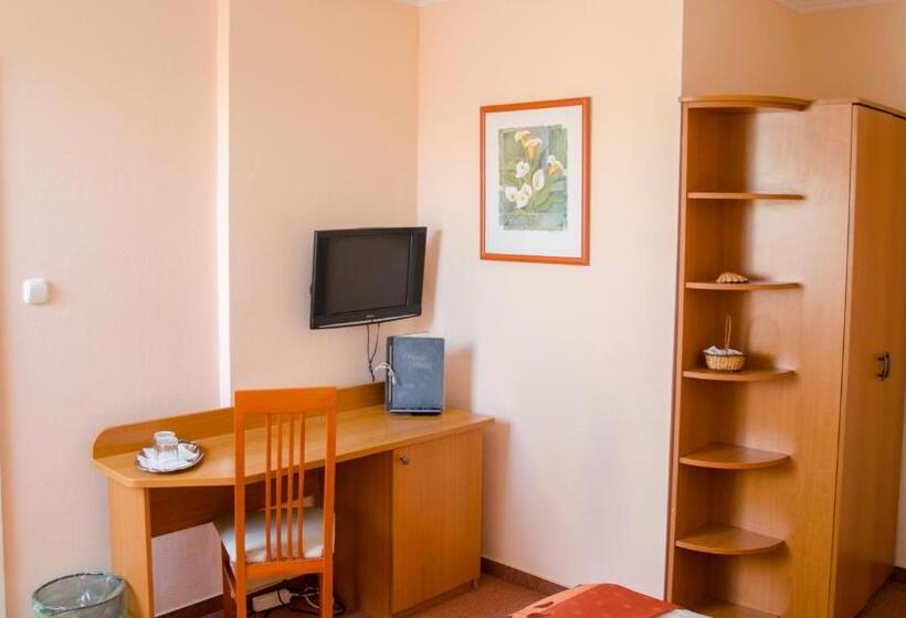 스탠다드 룸, Forras