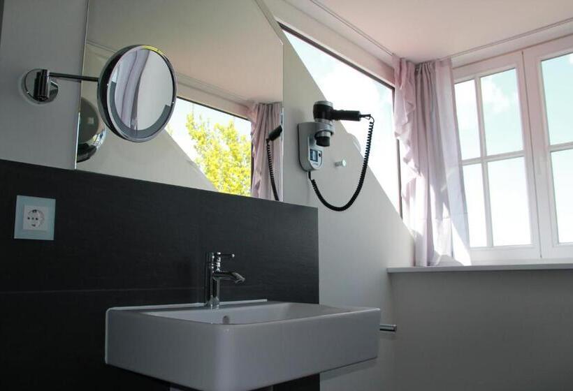 جناح, Hafenresidenz Stralsund