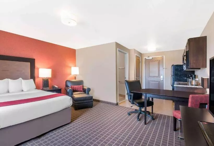 キングサイズベッドのデラックススイート, Hawthorn Extended Stay By Wyndham Dickinson