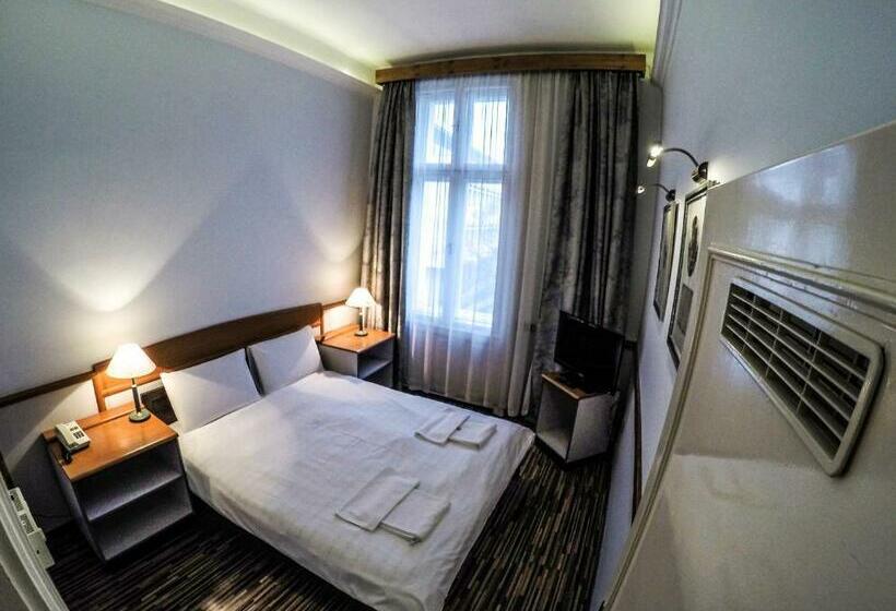 高级大房间, Korona