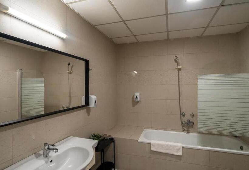 高级大房间, Korona