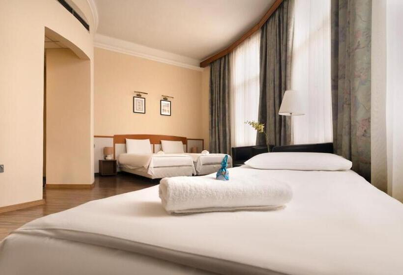 高级三人间, Korona