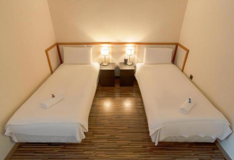 高级三人间, Korona