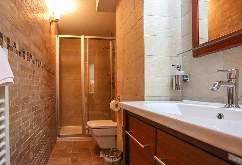 标准间, Mikulášska Chata