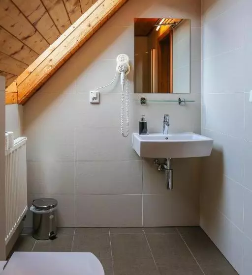 سوییت, Mikulášska Chata